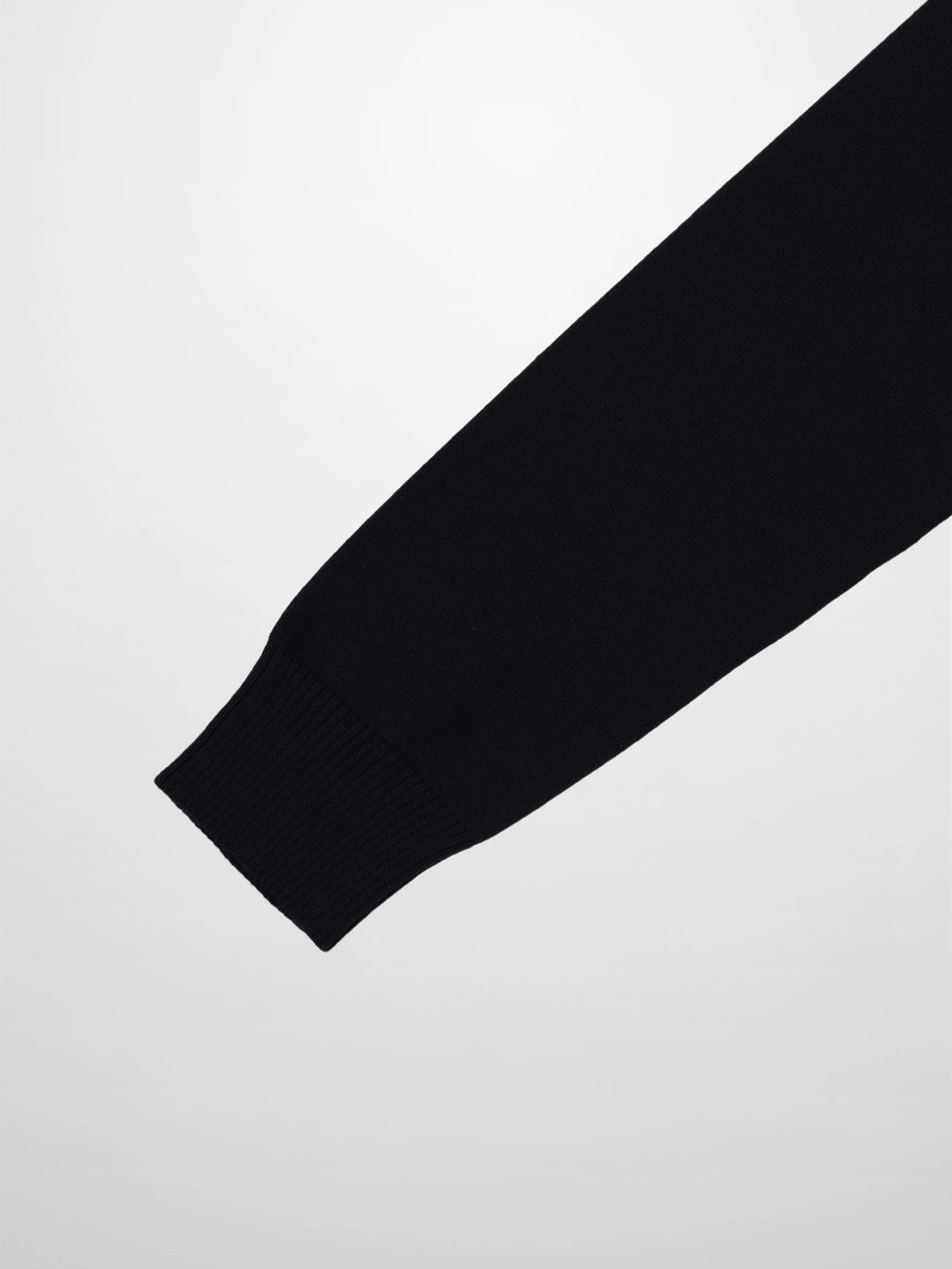 Thin Stripe Turtleneck  Sweater-Black/White