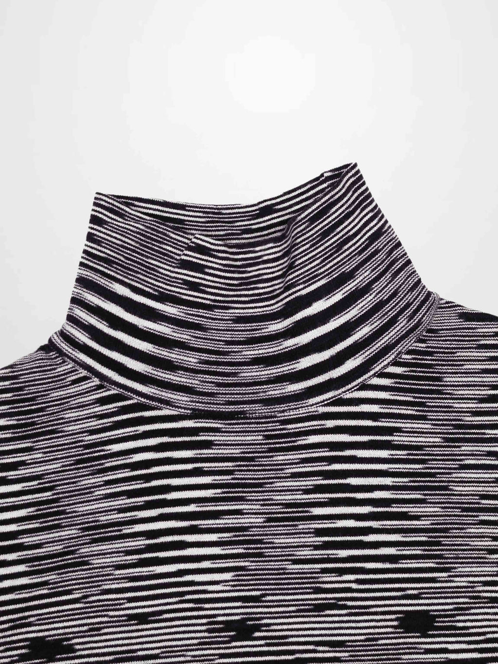 Abstract Stripe Knit Turtleneck-Black