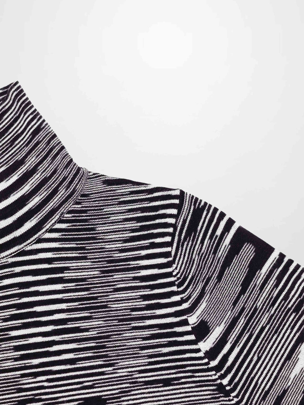 Abstract Stripe Knit Turtleneck-Black