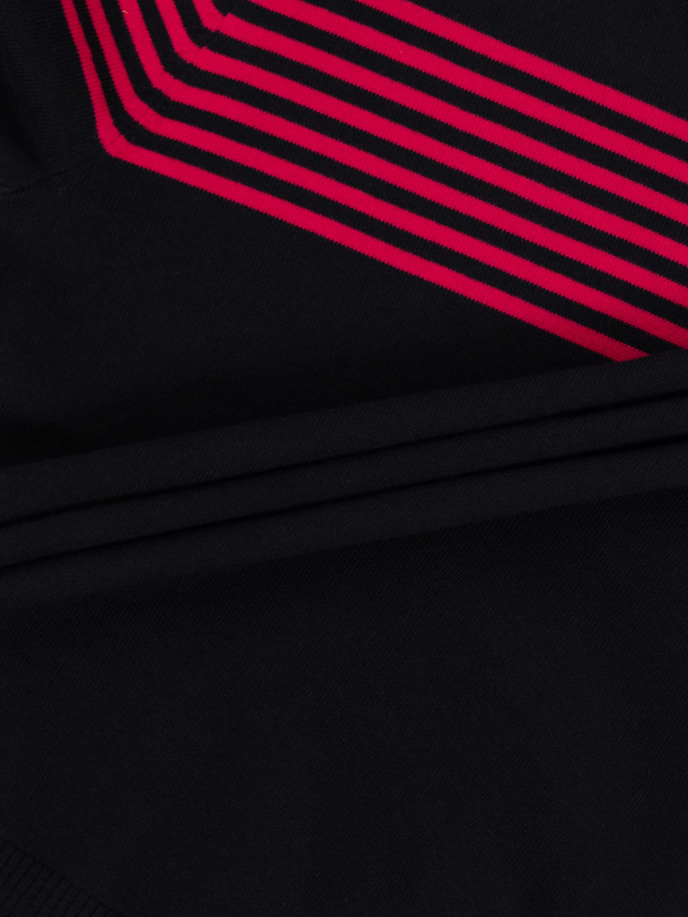 Thin Stripe Turtleneck  Sweater-Black/Hot Pink