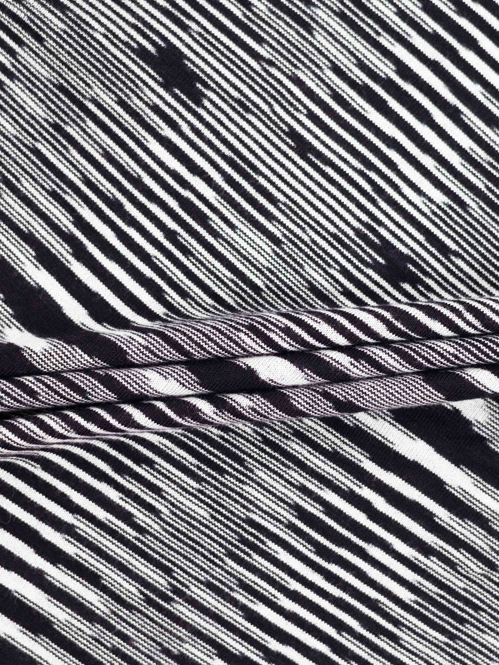 Abstract Stripe Knit Turtleneck-Black