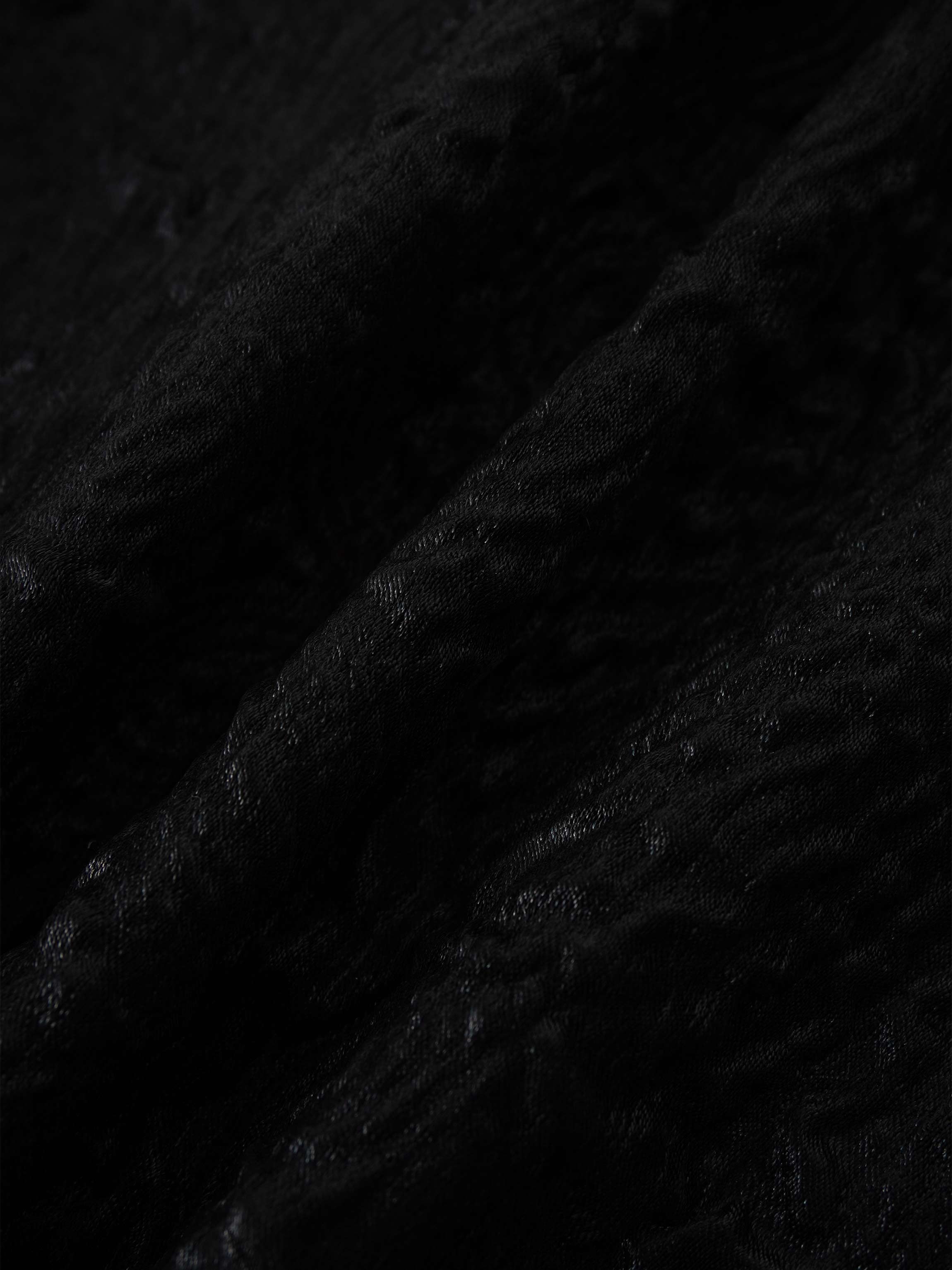 Embossed Inverted Pleat Skirt-Black