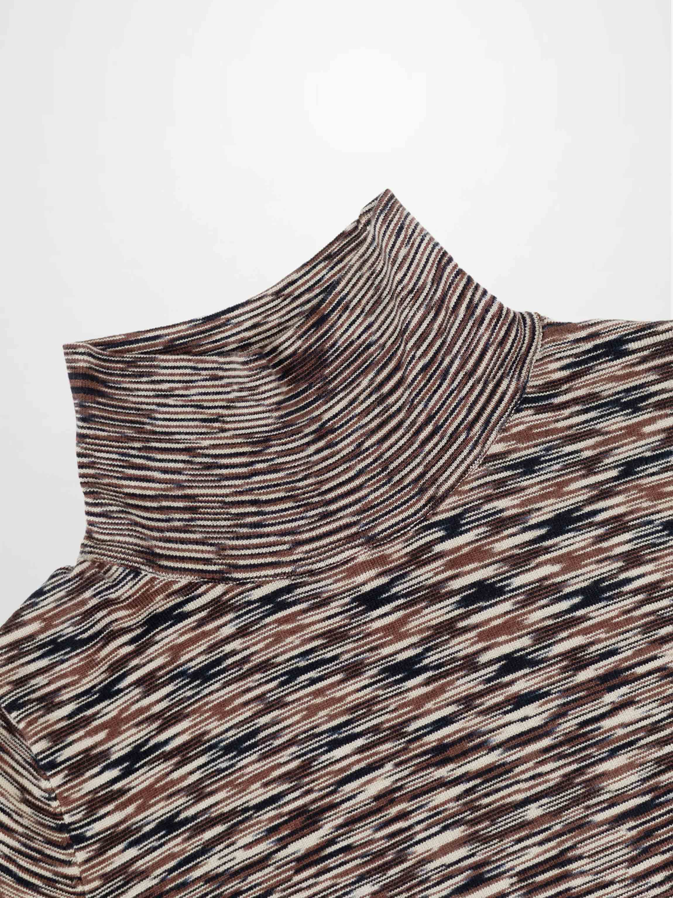Abstract Stripe Knit Turtleneck-Brown