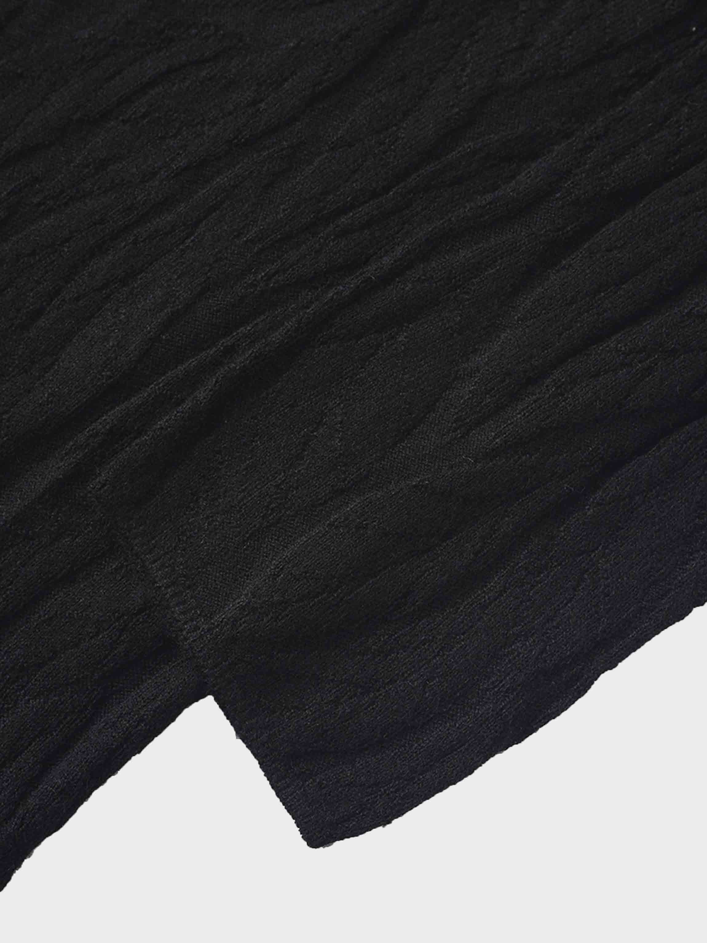 Leaf Design Turtleneck-Black