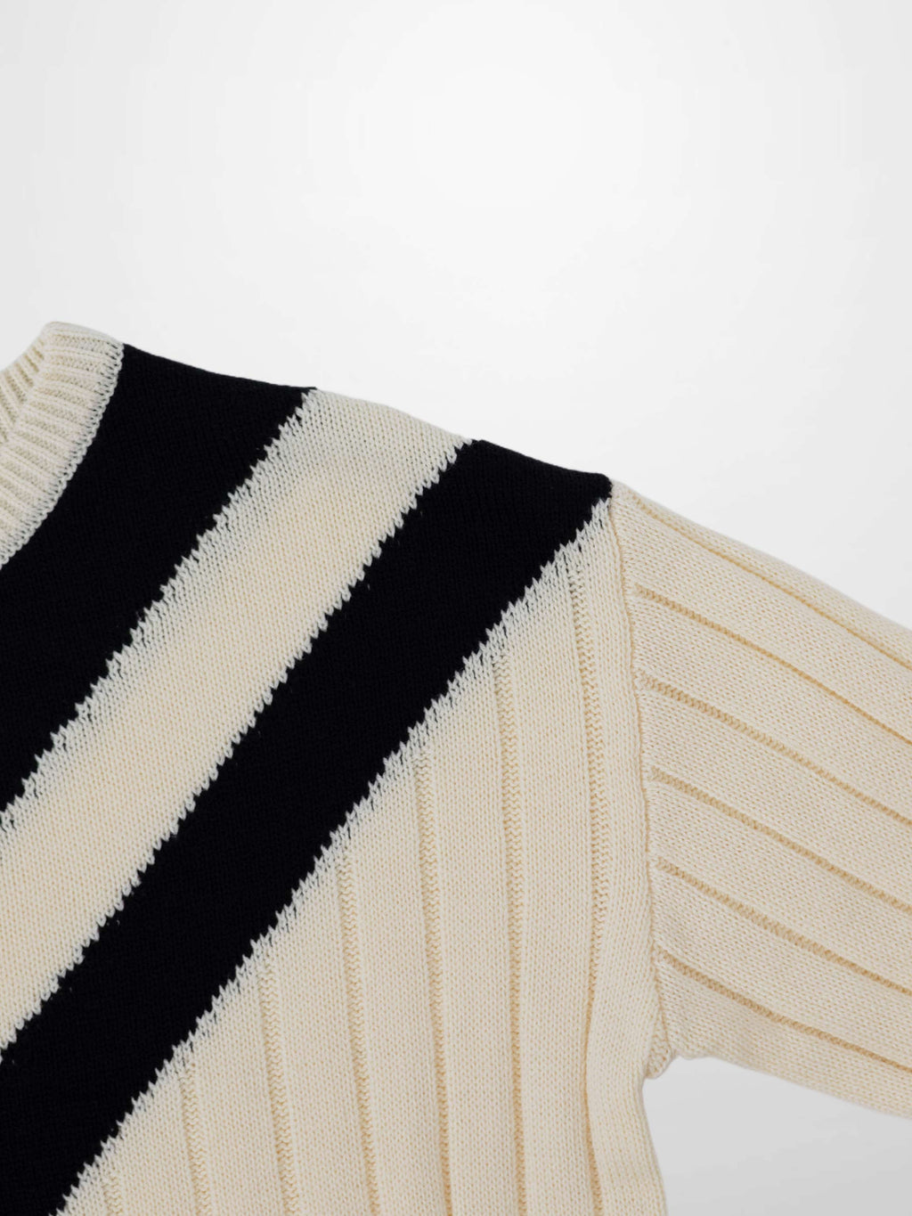 V Neck Stripe Sweater-Cream/Black