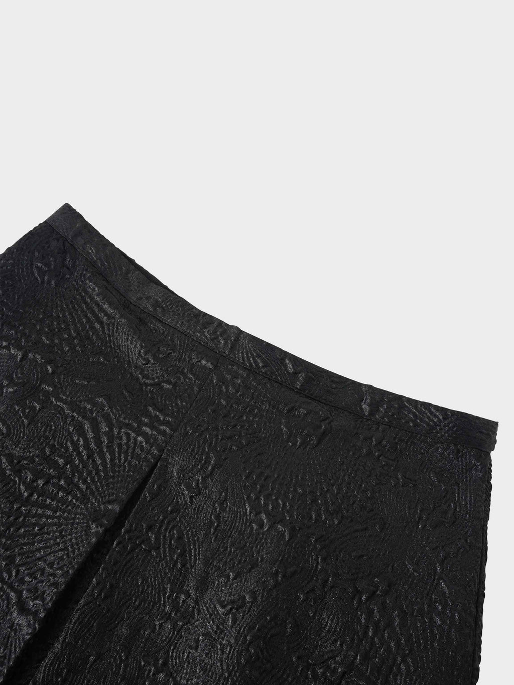 Embossed Inverted Pleat Skirt-Black