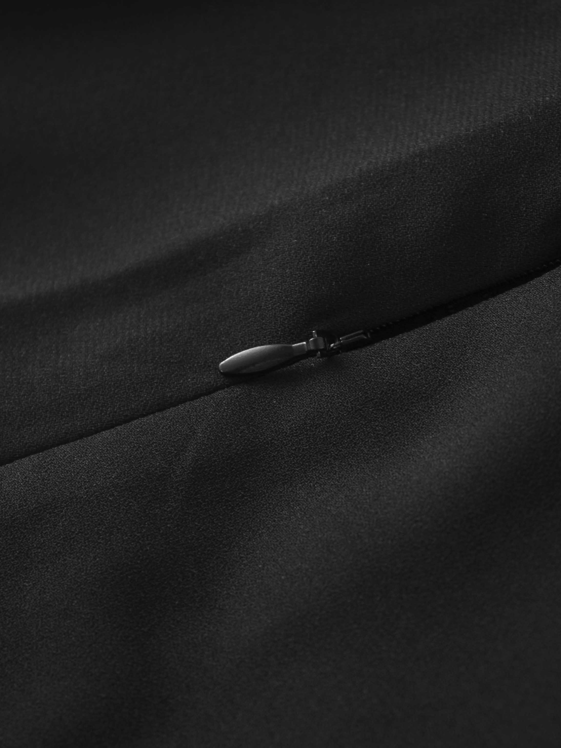 Side Button Yoke Skirt-Black