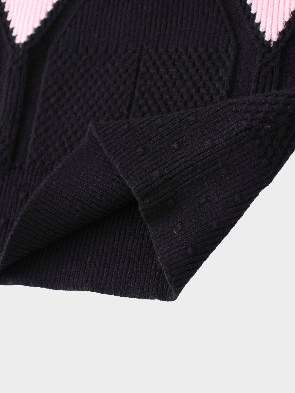 Center Diamond Sweater-Black/Pink