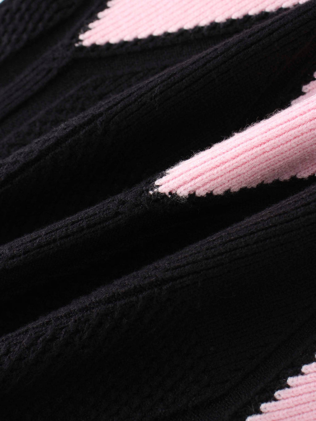 Center Diamond Sweater-Black/Pink