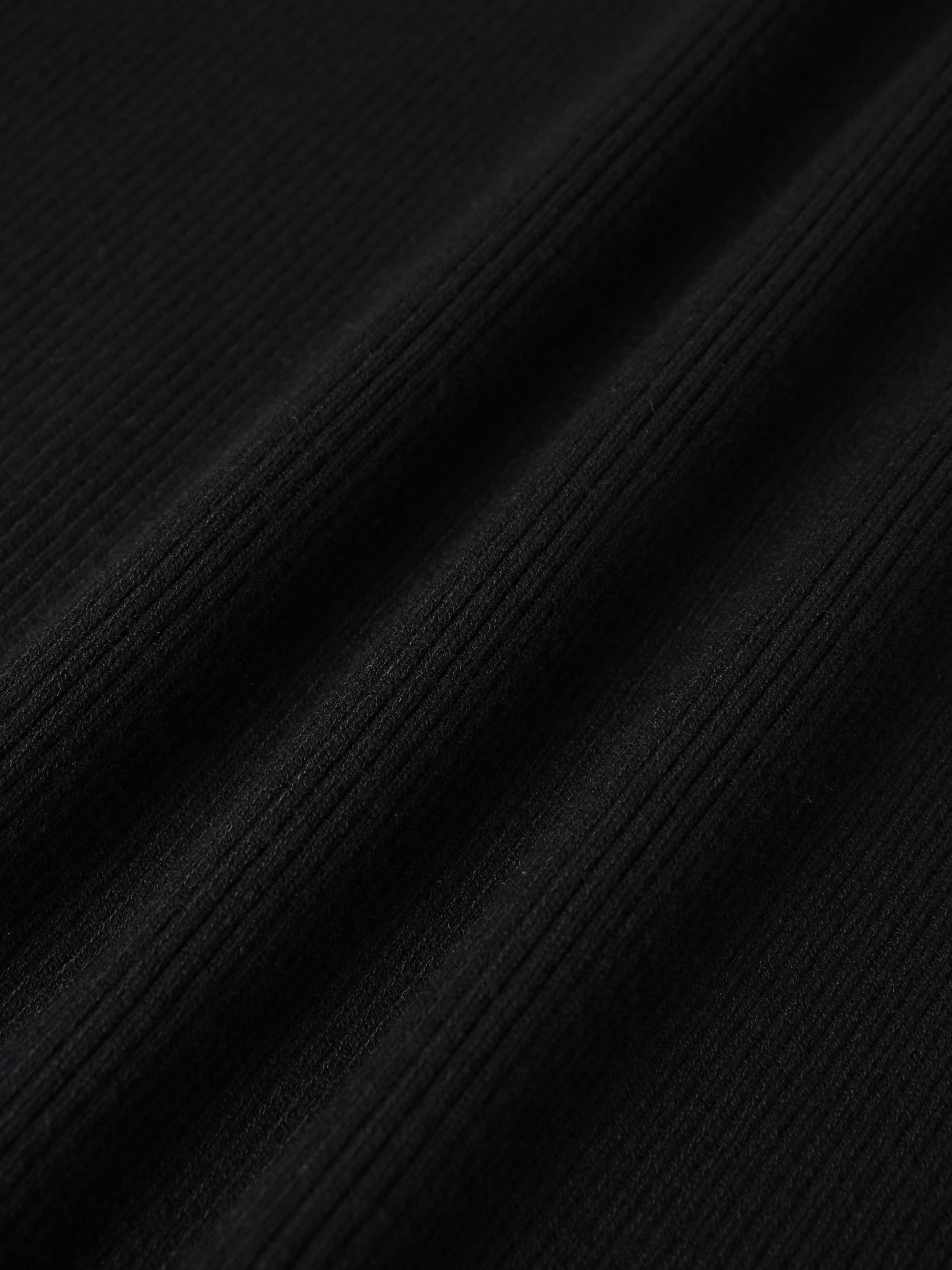 Knit Ribbed Turtleneck-Black