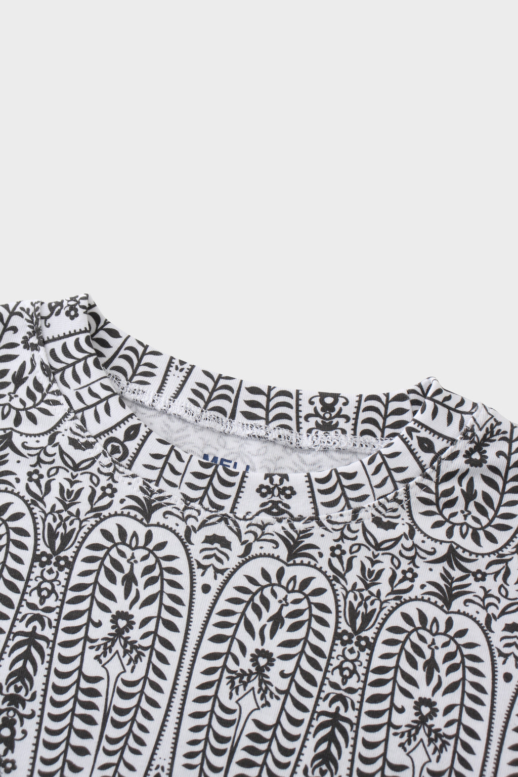 Basic Printed T-shirt-Paisley Vines Black