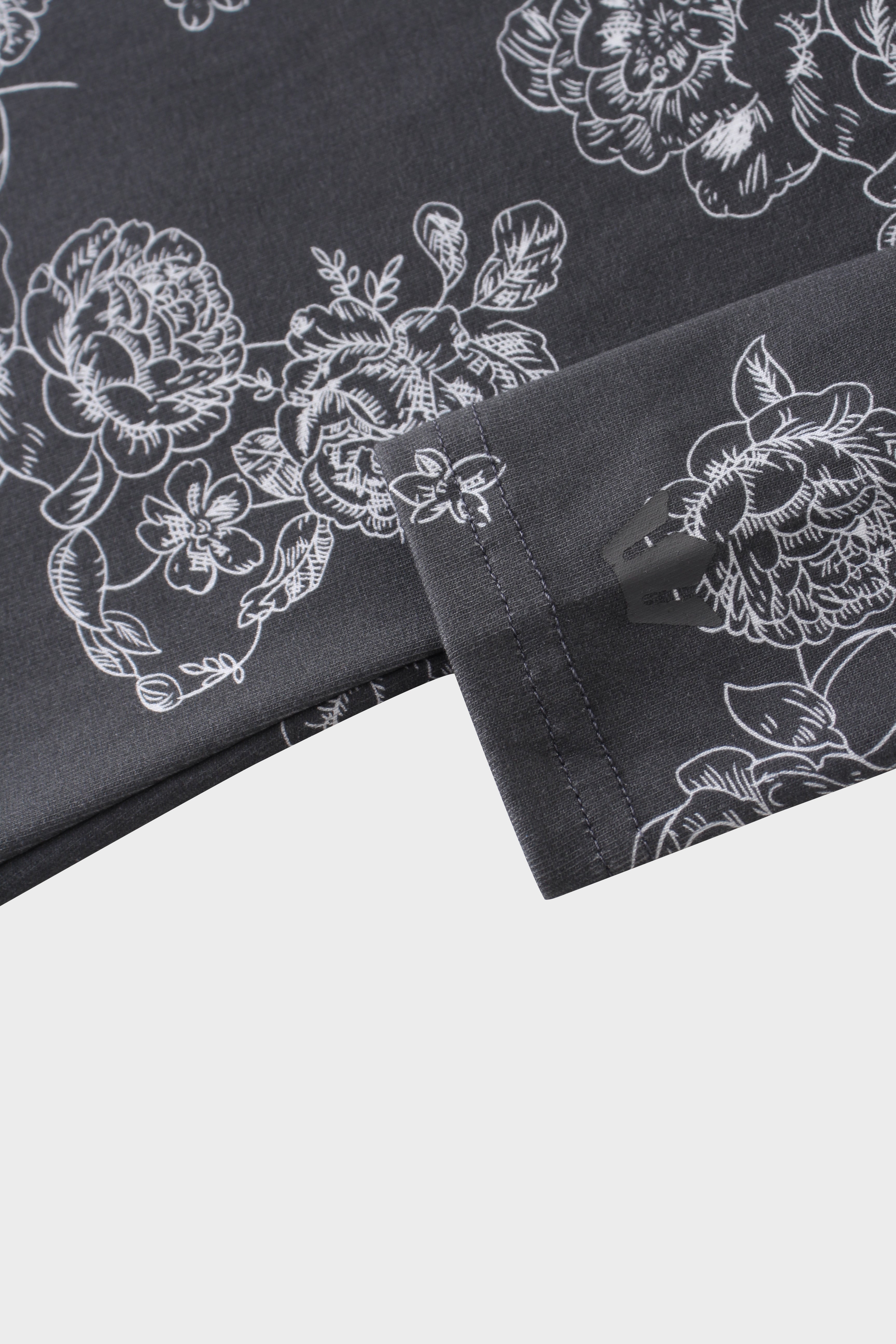 Basic Printed T-shirt-Grey Floral