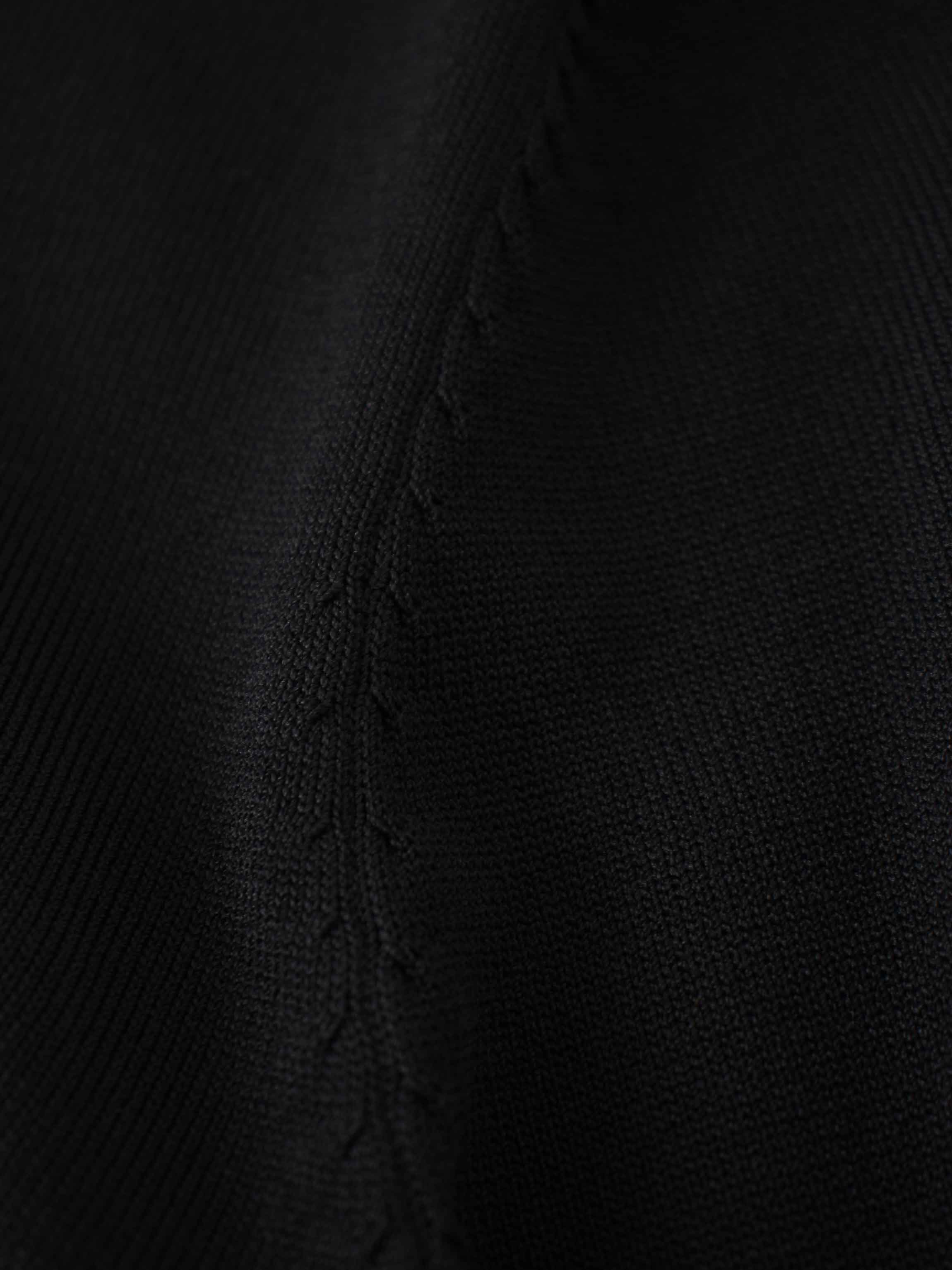 Jewel Button Collar Sweater-Black/Cream