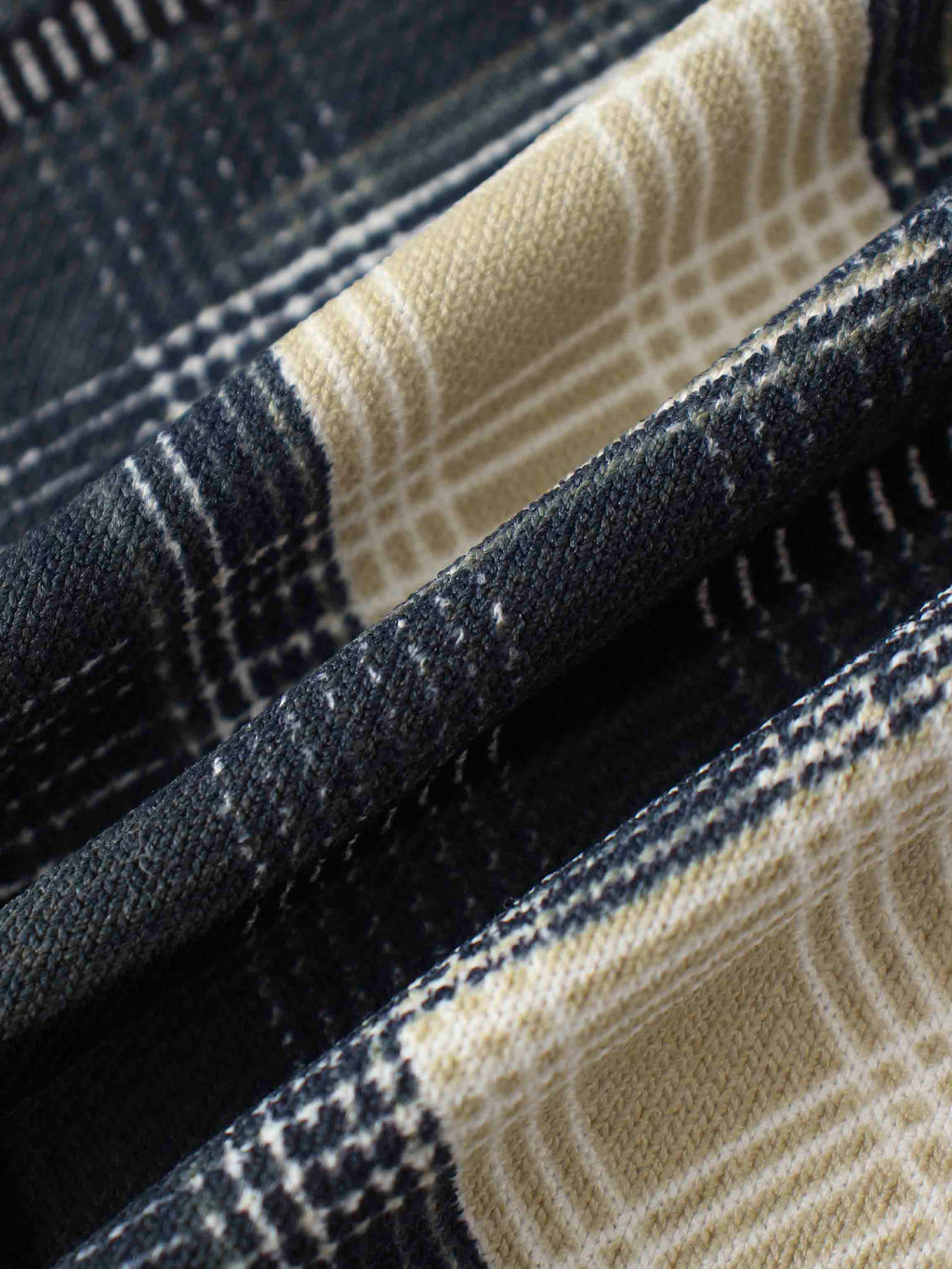 Buttoned Cardigan-Black/White Plaid