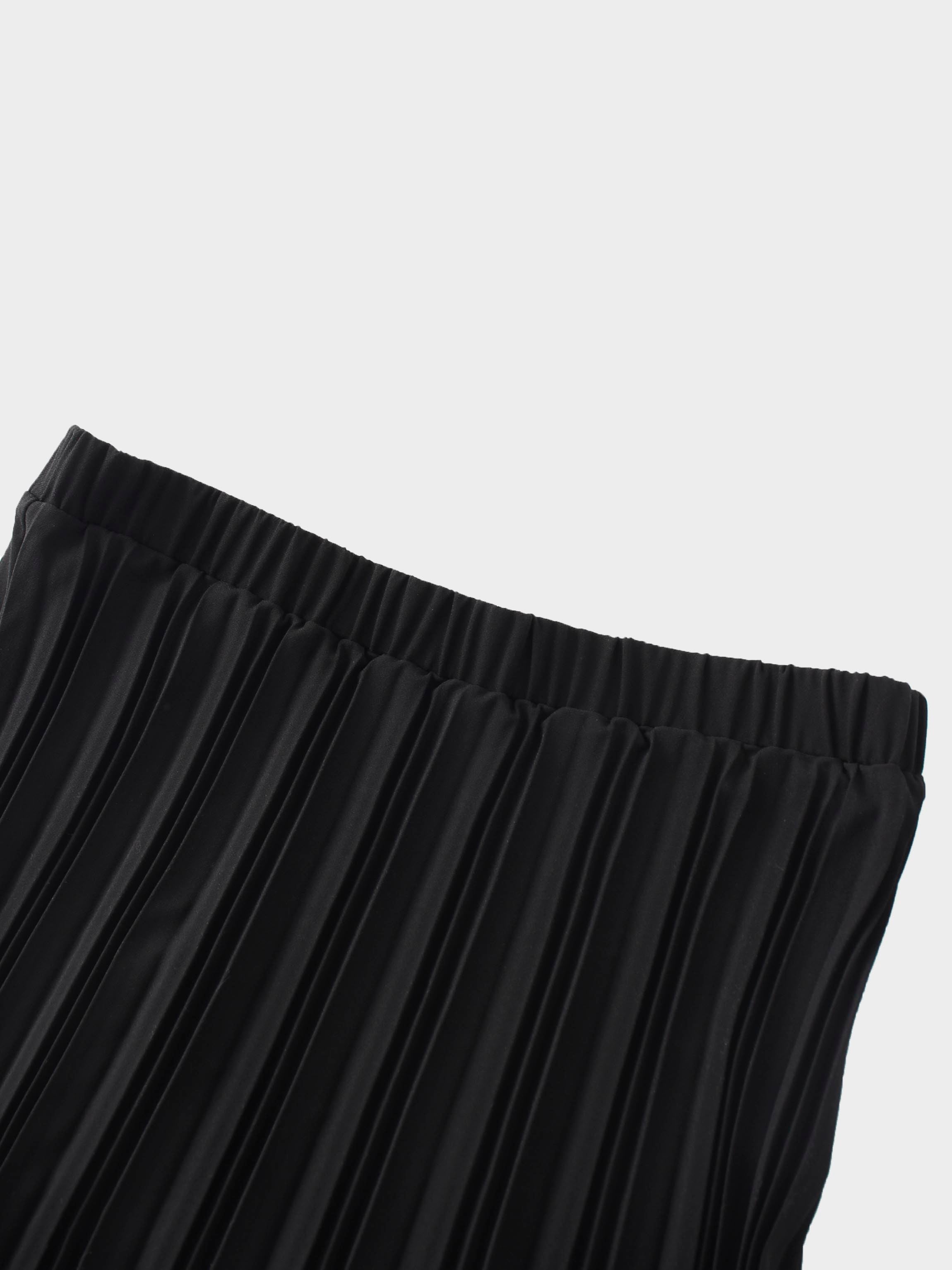 Crepe Pleated Maxi Skirt-Black