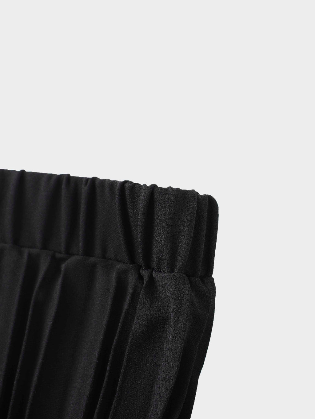 Crepe Pleated Maxi Skirt-Black