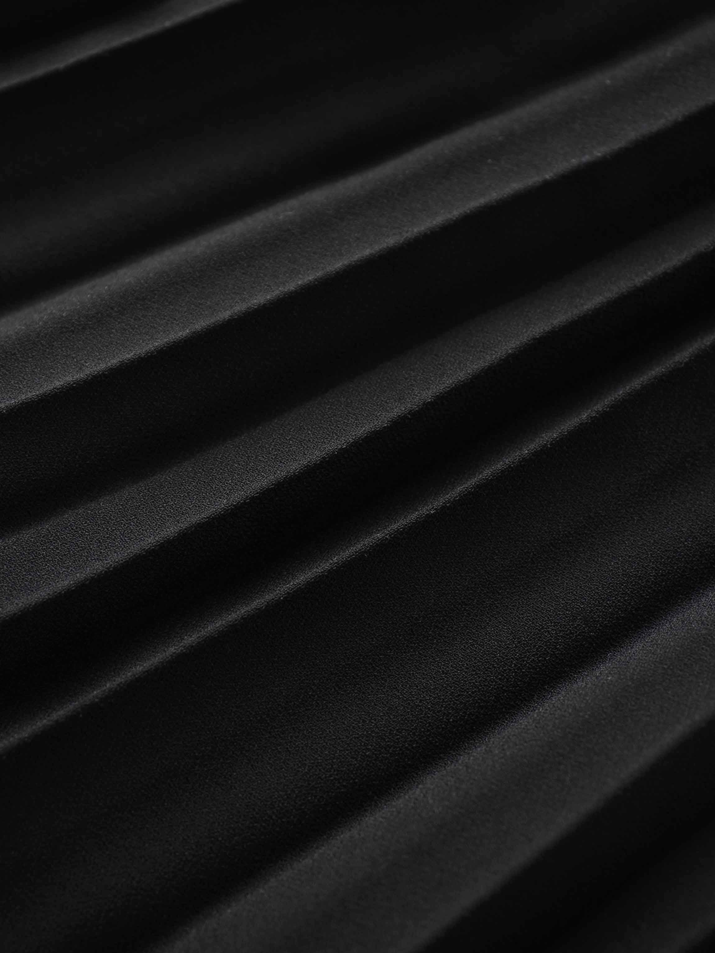 Crepe Pleated Maxi Skirt-Black