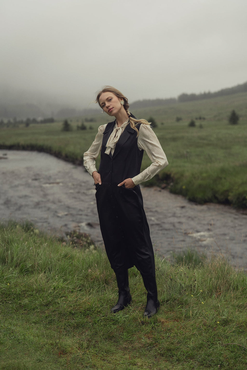 Shimmer Texture Bow Blouse-Cream