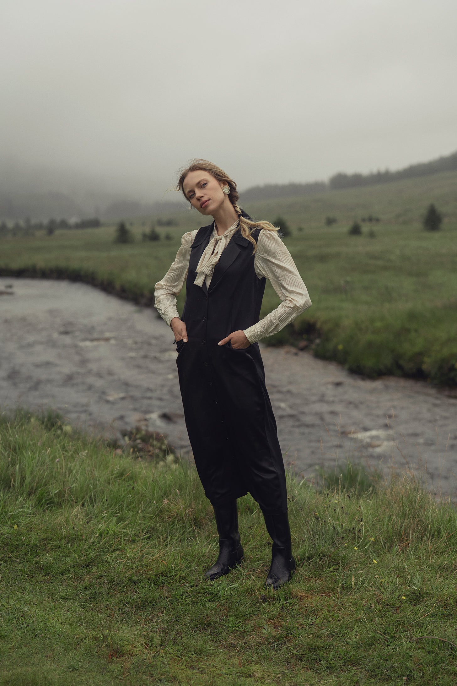Shimmer Texture Bow Blouse-Cream