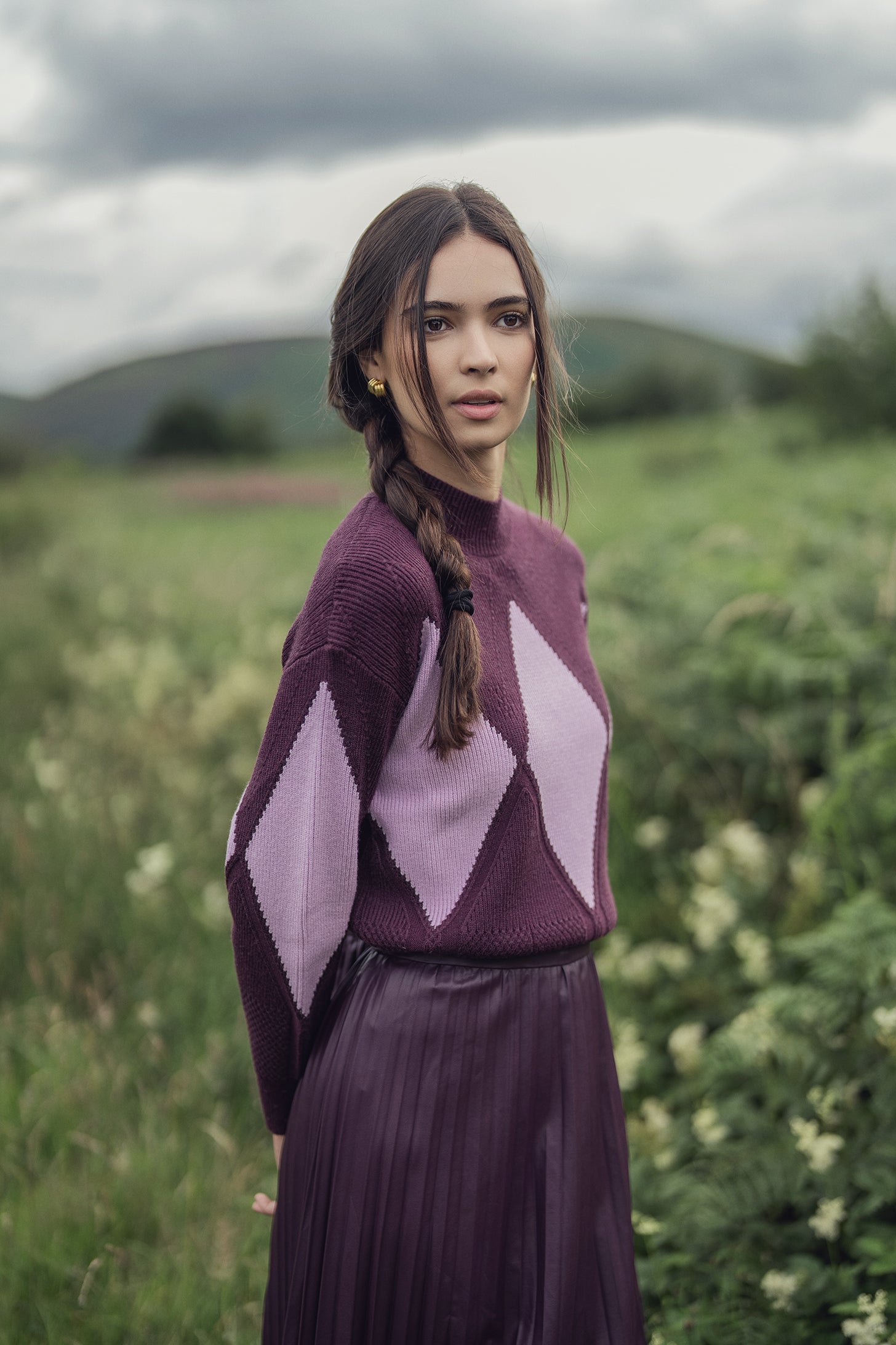 Center Diamond Sweater-Wine/Lilac