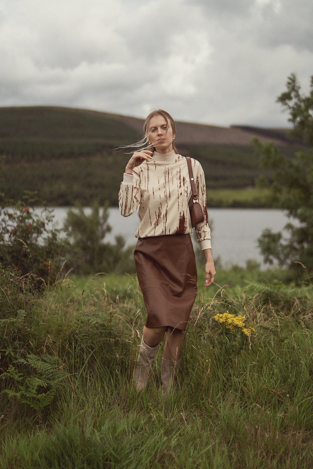 Short A-Line Seamed Faux Leather Skirt-Brown