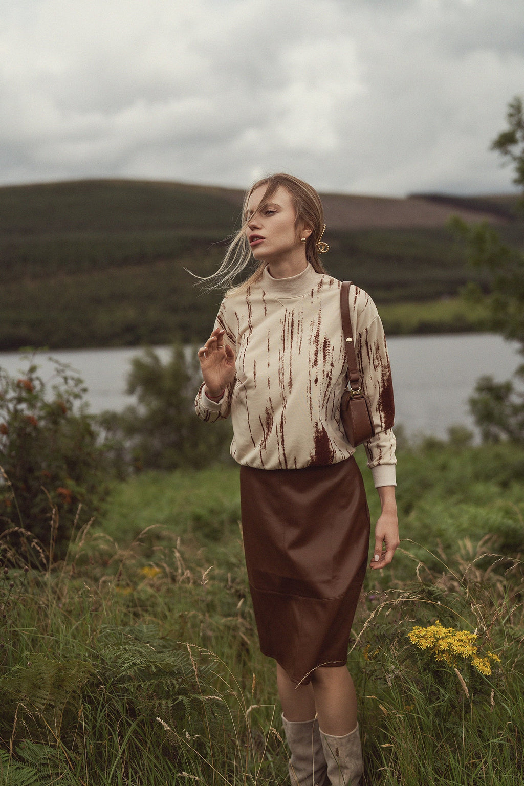 Short A-Line Seamed Faux Leather Skirt-Brown