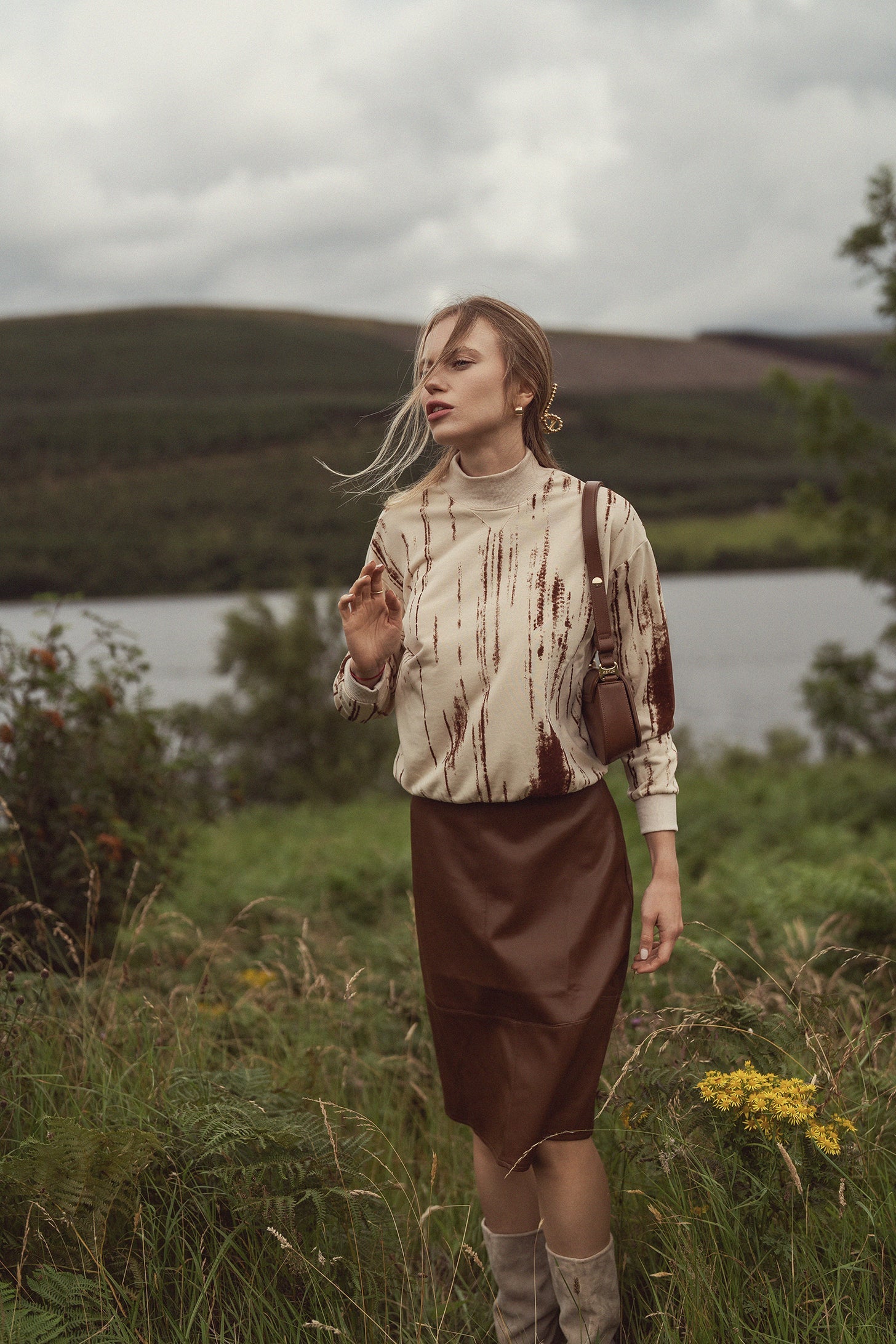Short A-Line Seamed Faux Leather Skirt-Brown