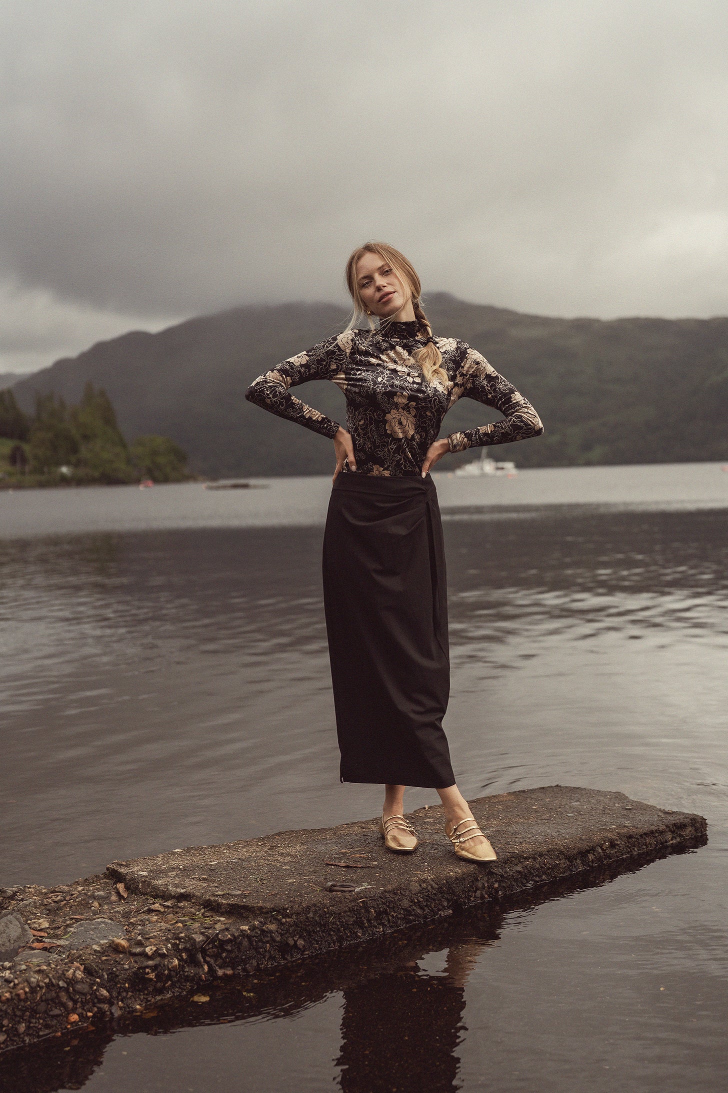 Printed Velour Turtleneck-Gold Floral