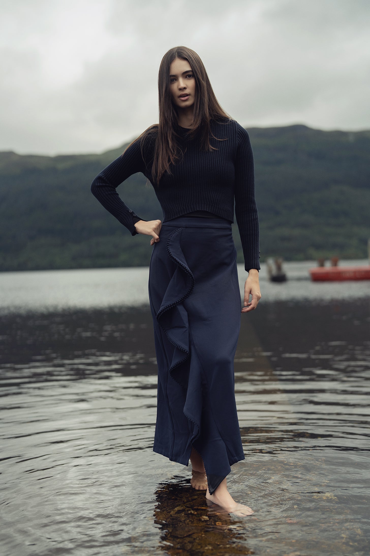 V Bottom Crop Sweater-Navy
