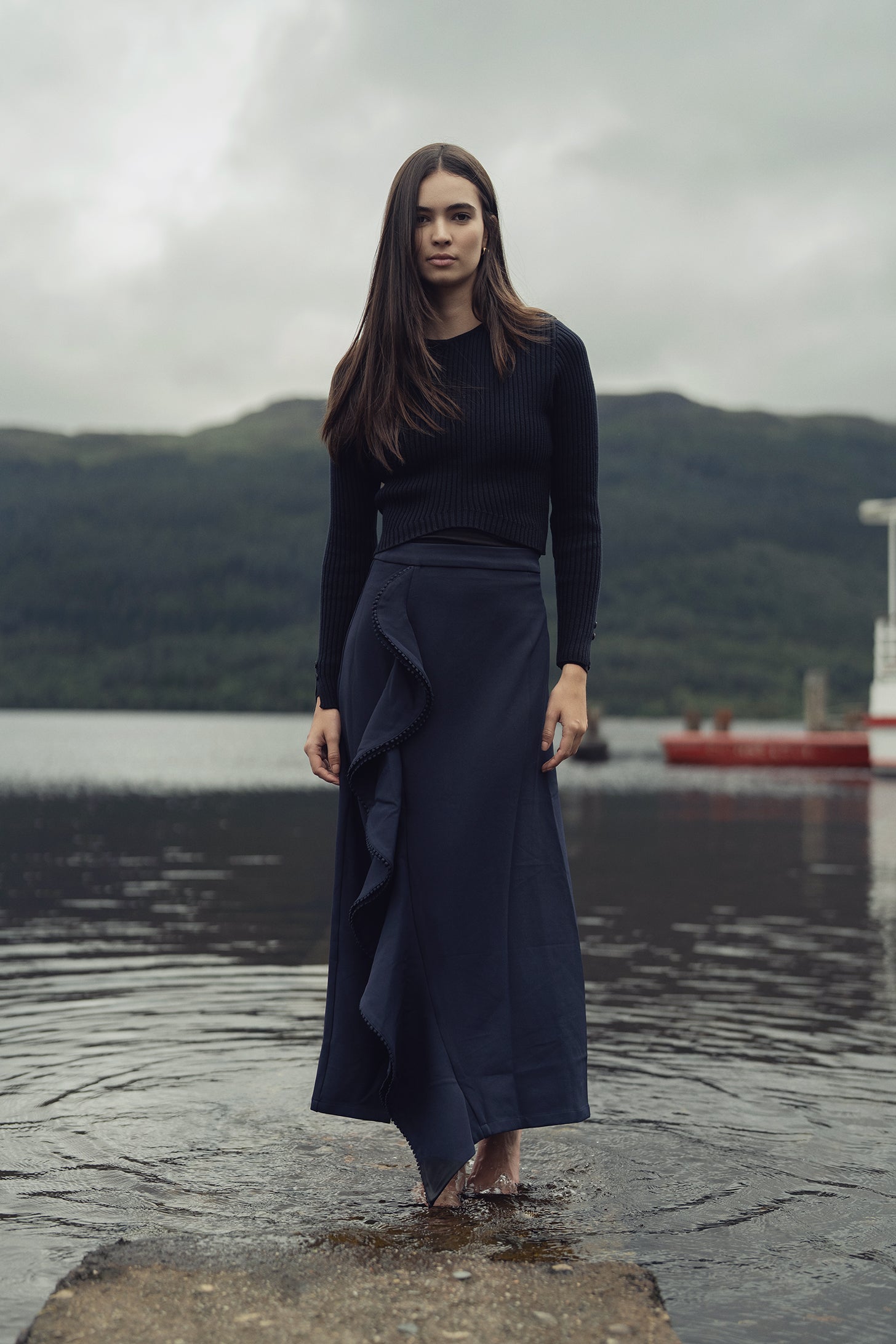 V Bottom Crop Sweater-Navy