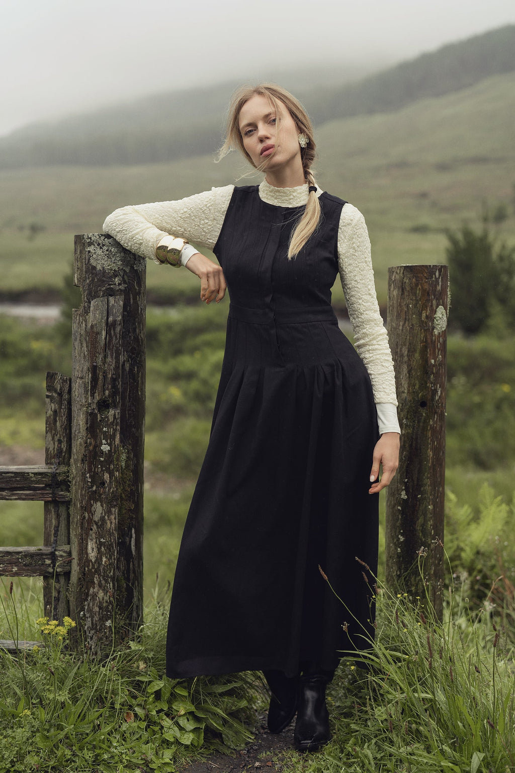 Leaf Design Turtleneck-Blush