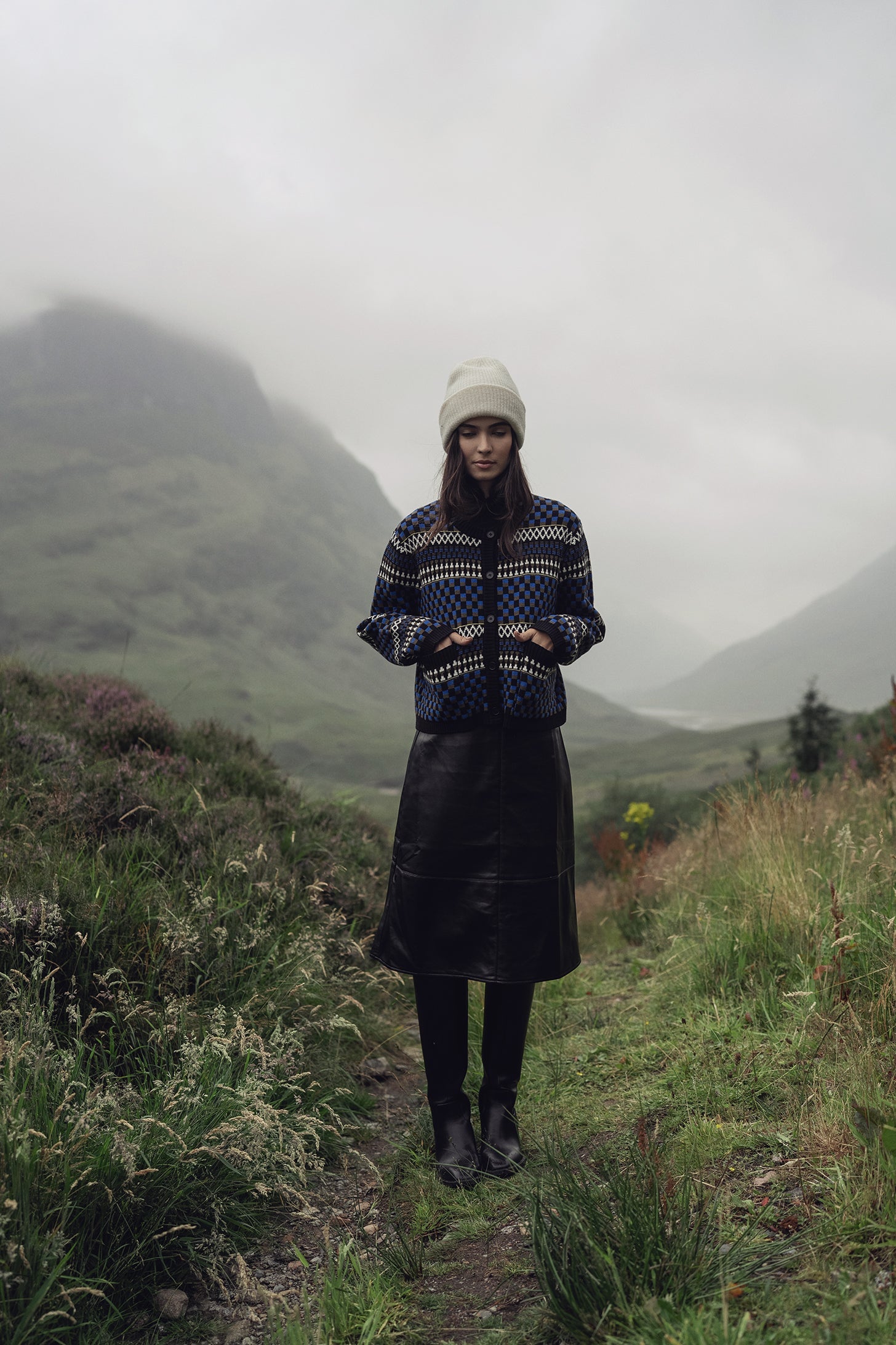 Mix Media Crew Neck Cardigan-Blue/Olive/Black