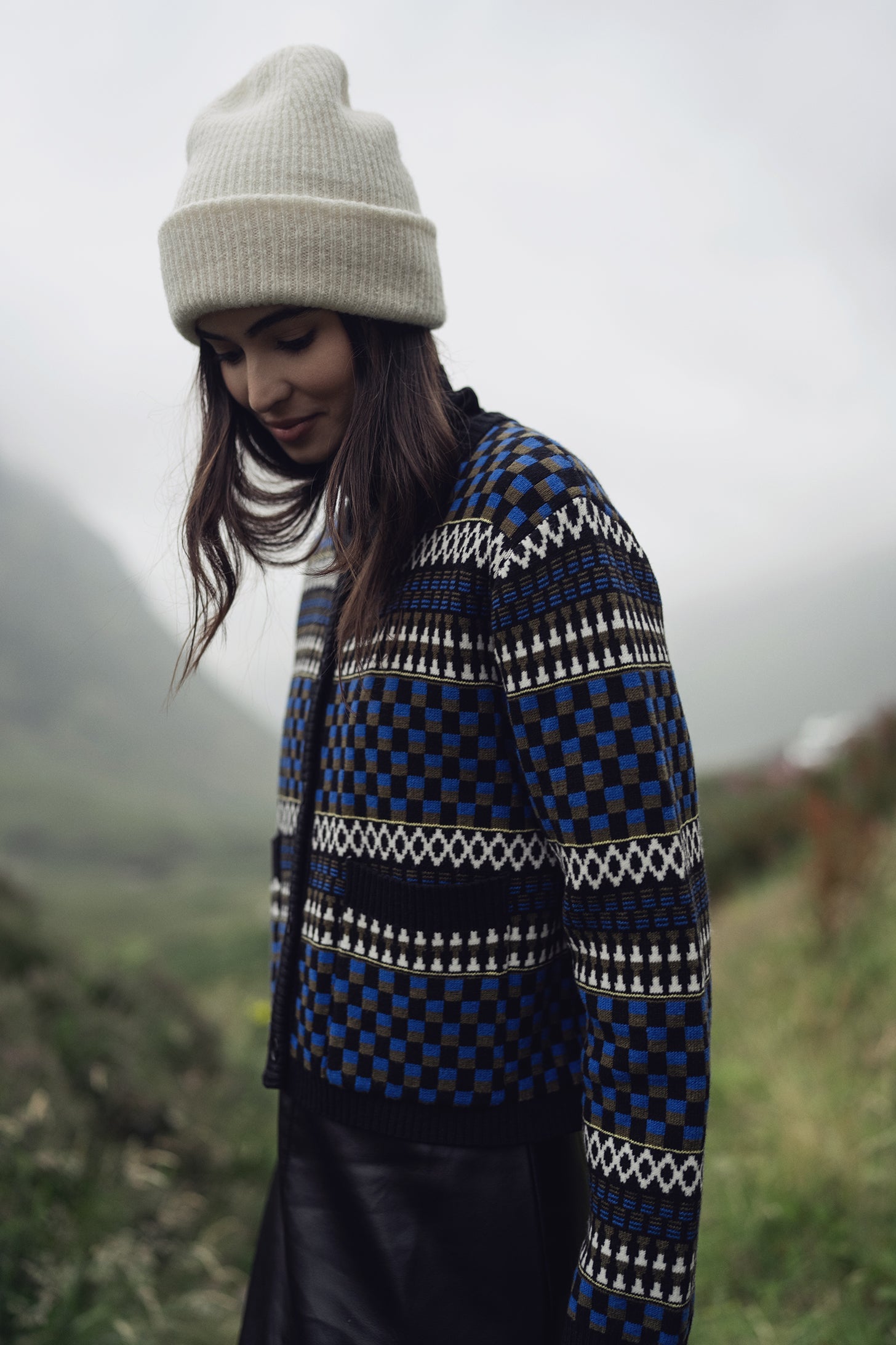 Mix Media Crew Neck Cardigan-Blue/Olive/Black