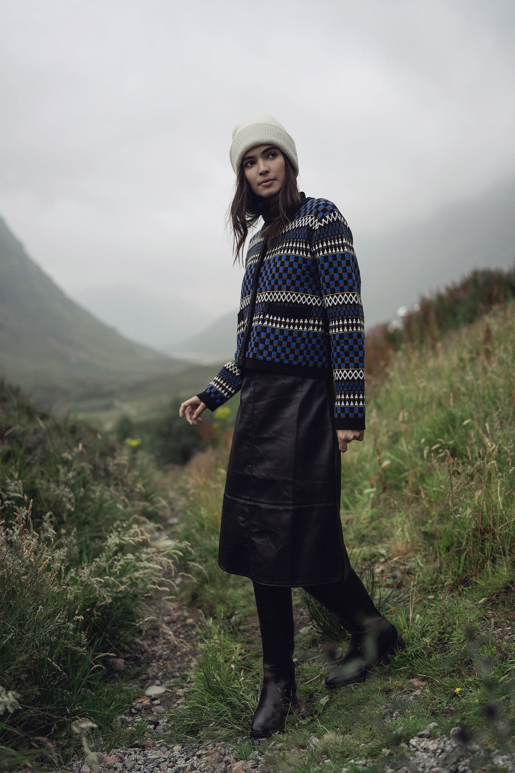 Short A-Line Seamed Faux Leather Skirt-Black