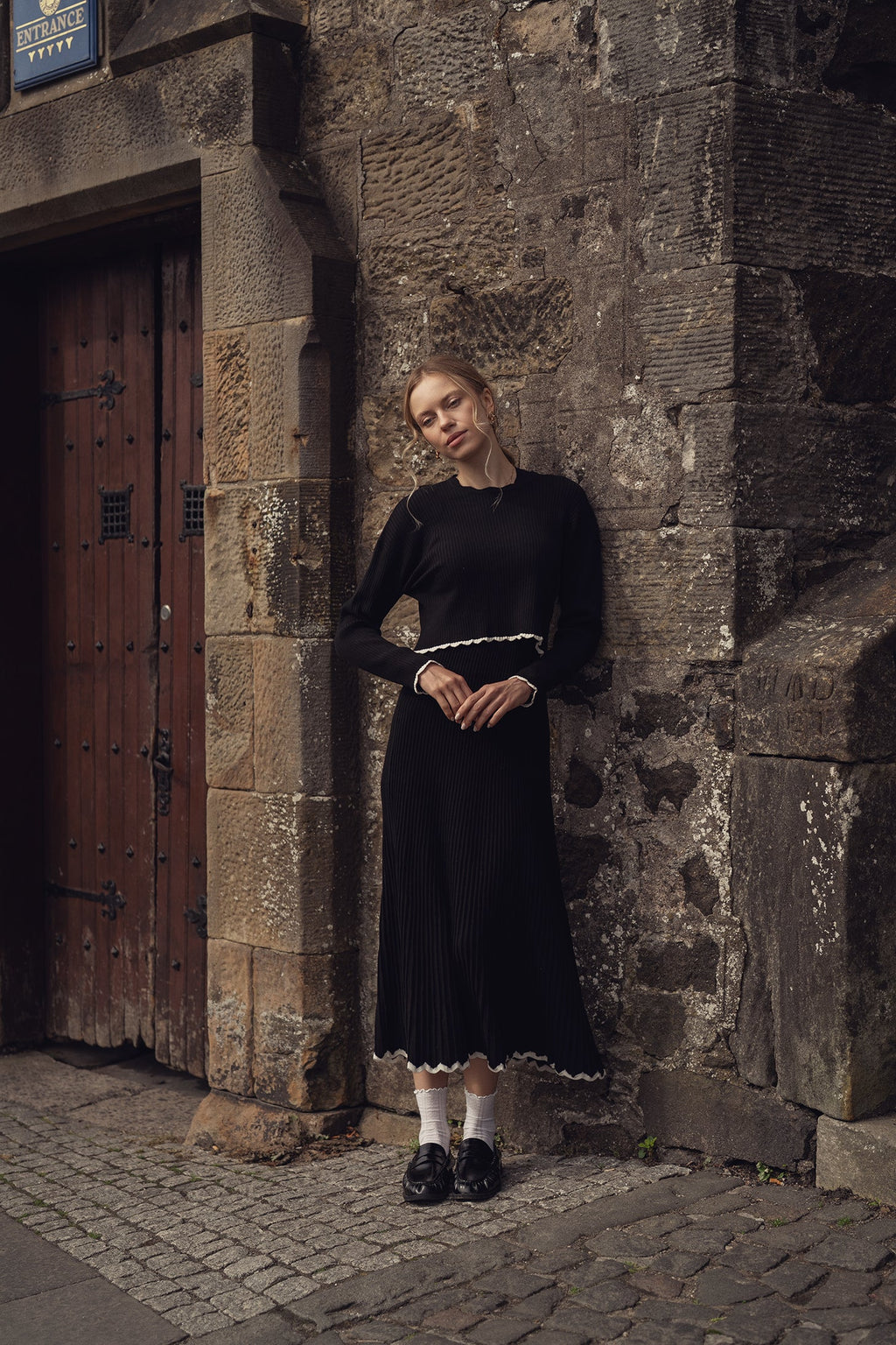 Knit Crop Sweater Dress Set-Black/Cream