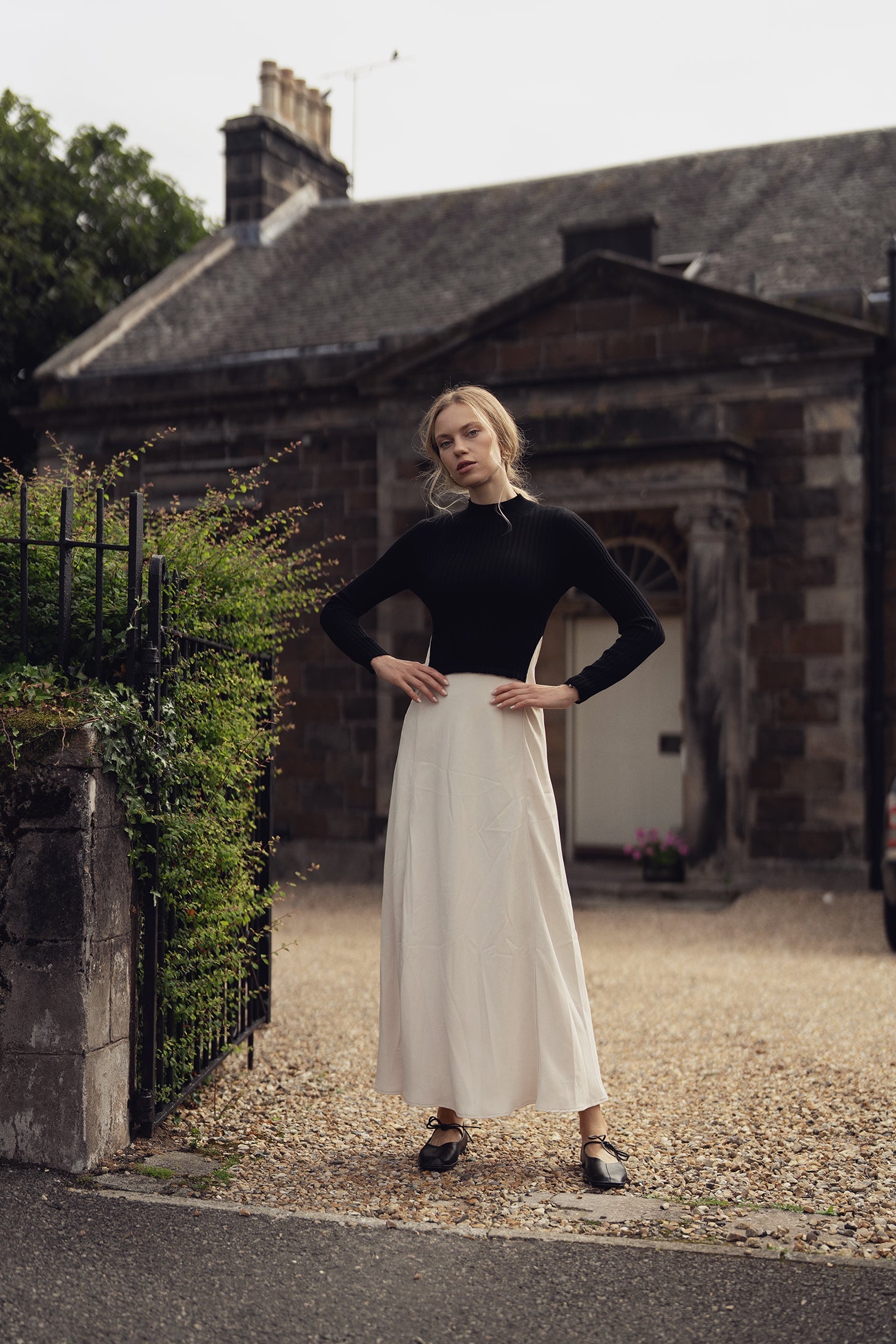 Crepe Bottom Dress-Black/Cream