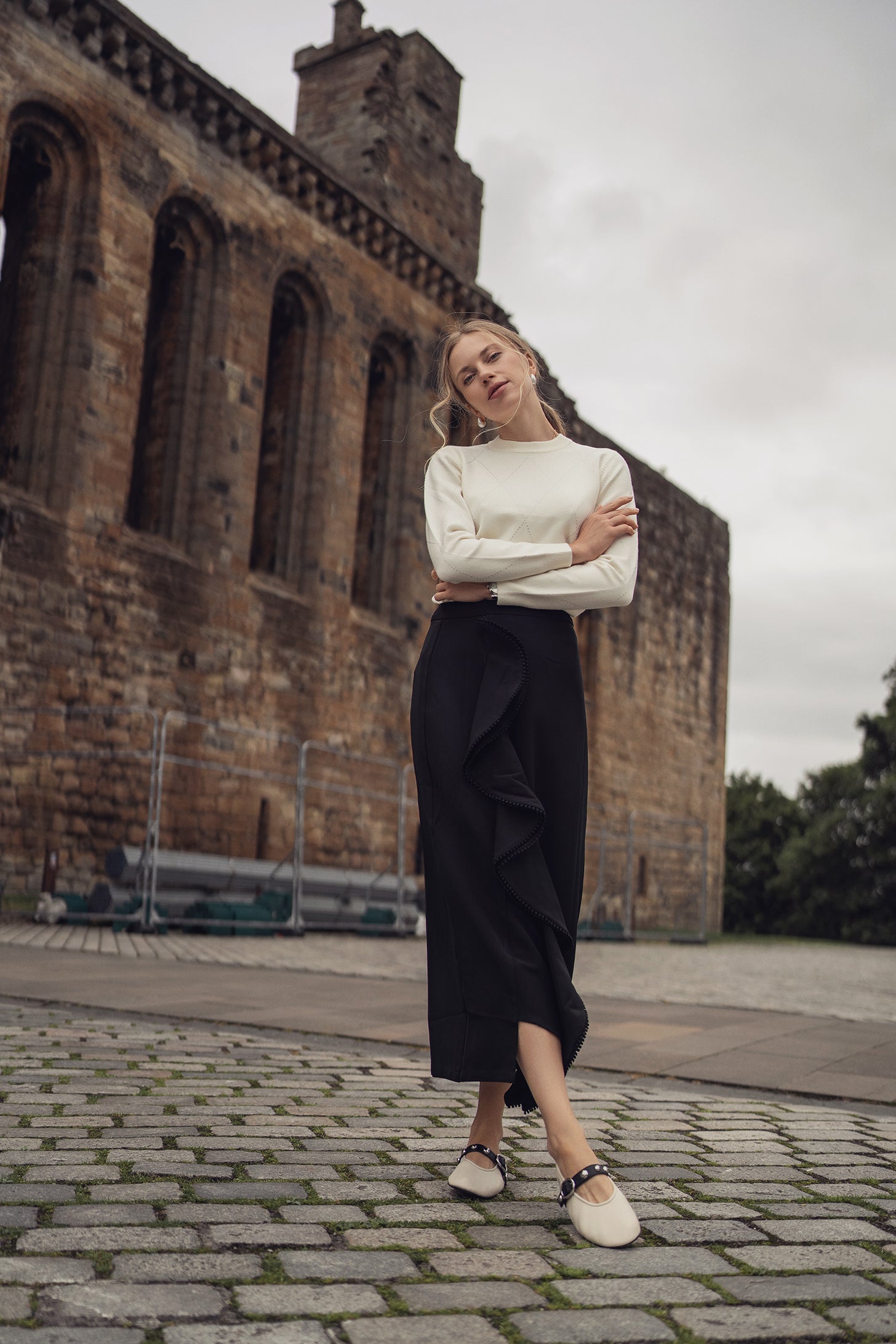 Side Ruffle Skirt-Black