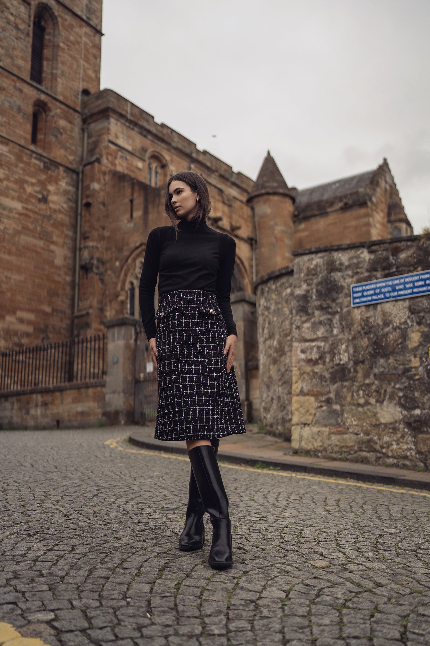 Short Pocket Skirt-Black/White