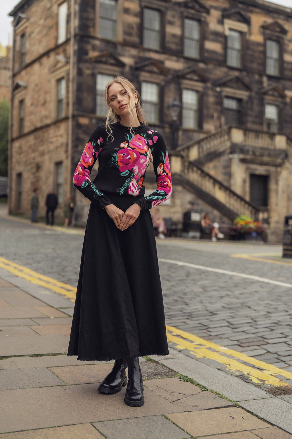 Floral Motif Sweater-Black