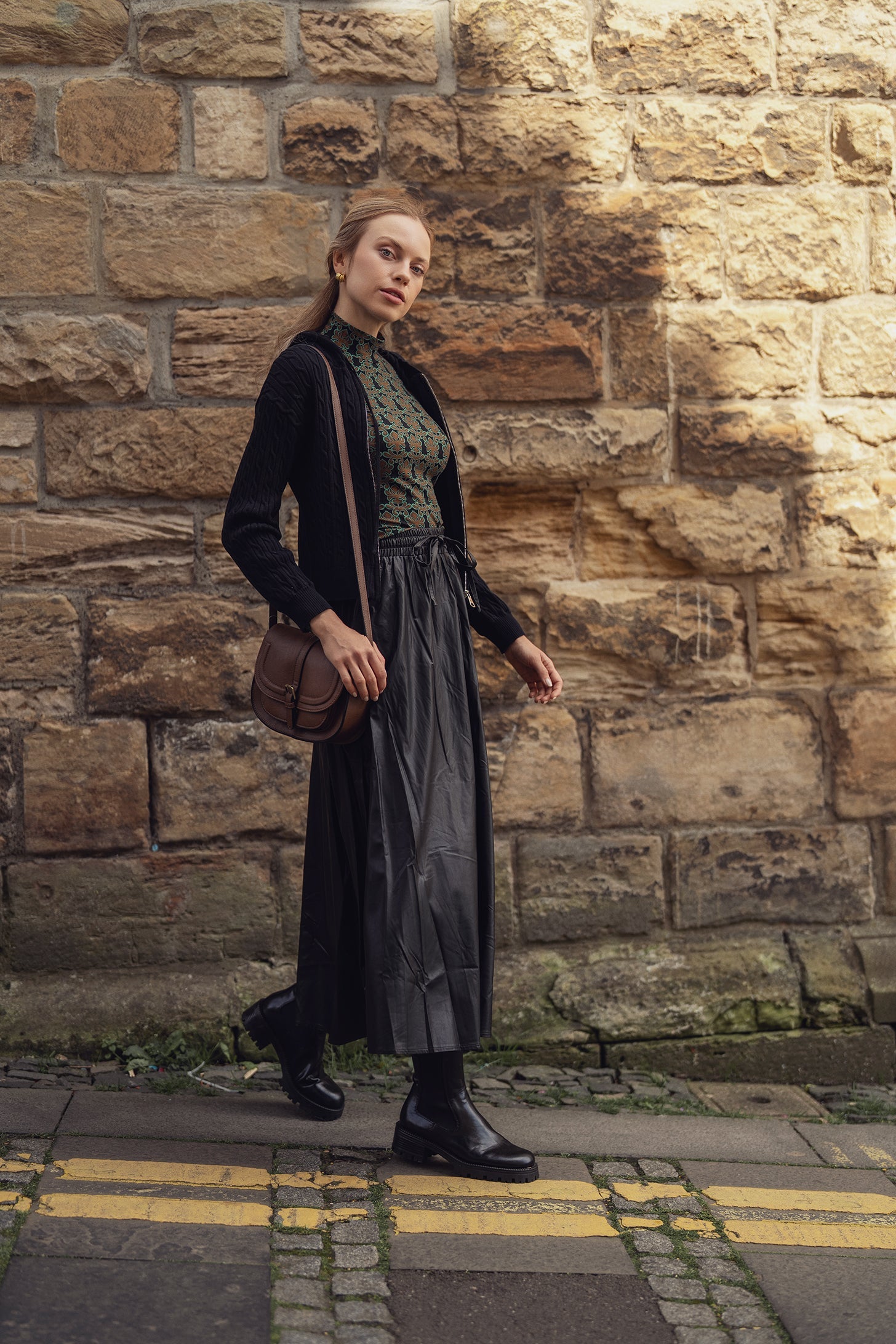 Zip Up Cable Hoodie-Black