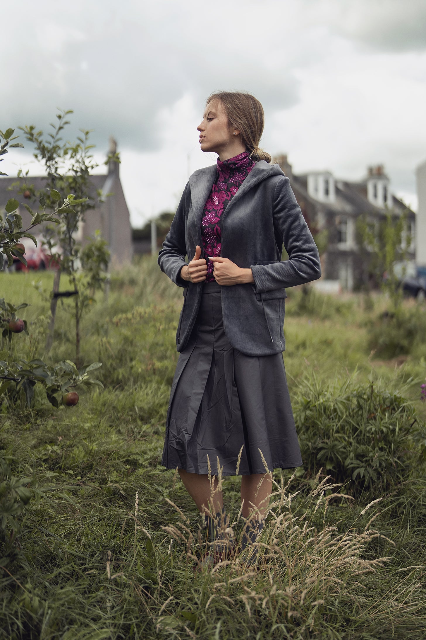 Thin Knit Turtleneck Sweater-Grey Pink Floral